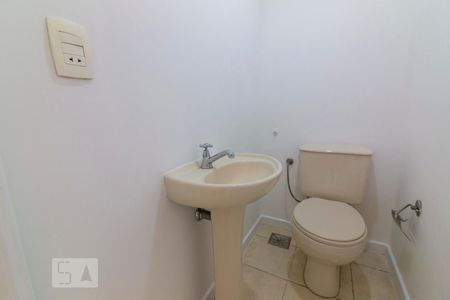 Apartamento à venda com 240m², 4 quartos e 2 vagas Apartamento à venda com 240m², 4 quartos e 2 vagasBanheiro 2