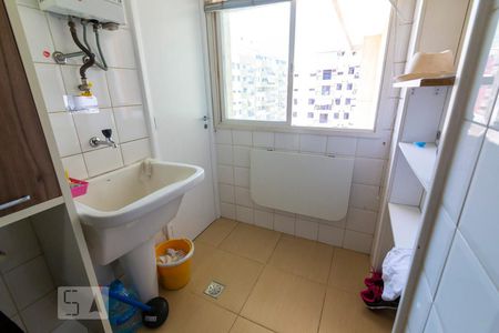 Apartamento à venda com 240m², 4 quartos e 2 vagas Apartamento à venda com 240m², 4 quartos e 2 vagasÁrea de Serviço