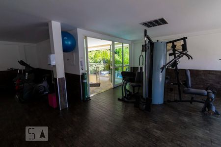 Apartamento à venda com 240m², 4 quartos e 2 vagas Apartamento à venda com 240m², 4 quartos e 2 vagasÁrea comum - Academia