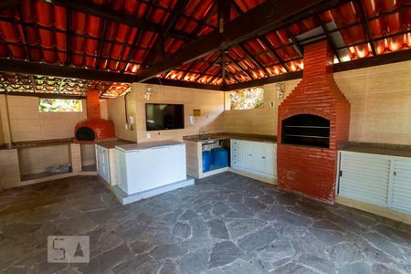 Apartamento à venda com 240m², 4 quartos e 2 vagas Apartamento à venda com 240m², 4 quartos e 2 vagasÁrea comum - Churrasqueira