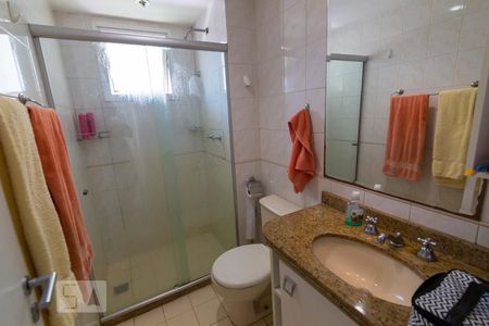 Apartamento à venda com 240m², 4 quartos e 2 vagas Apartamento à venda com 240m², 4 quartos e 2 vagasBanheiro