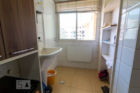 Apartamento à venda com 240m², 4 quartos e 2 vagas Apartamento à venda com 240m², 4 quartos e 2 vagasÁrea de Serviço