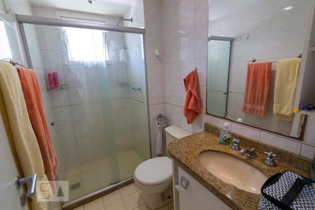 Apartamento à venda com 240m², 4 quartos e 2 vagas Apartamento à venda com 240m², 4 quartos e 2 vagasBanheiro