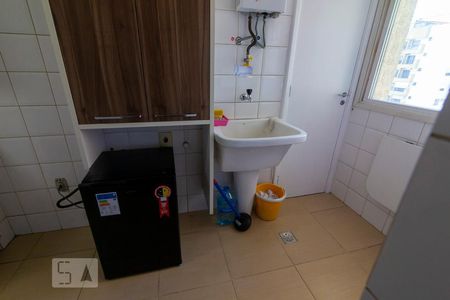 Apartamento à venda com 240m², 4 quartos e 2 vagas Apartamento à venda com 240m², 4 quartos e 2 vagasÁrea de Serviço