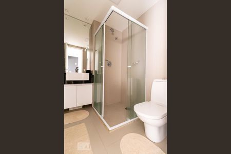 Banheiro de apartamento para alugar com 1 quarto, 46m² em Pinheiros, São Paulo