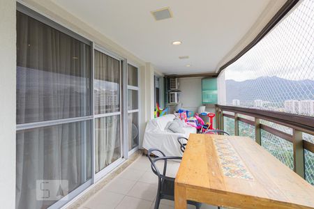 Varanda de apartamento à venda com 4 quartos, 150m² em Jacarepaguá, Rio de Janeiro