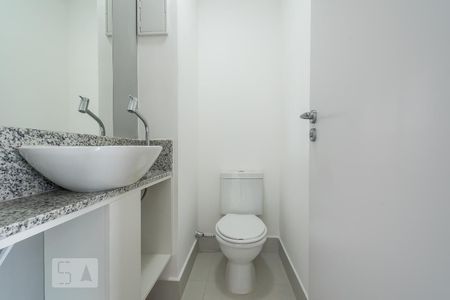 Lavabo de apartamento para alugar com 1 quarto, 44m² em Jardim Aeroporto, São Paulo