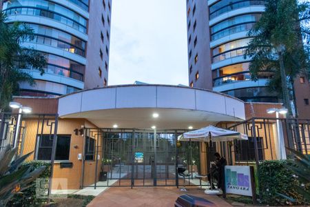 Apartamento à venda com 160m², 2 quartos e 4 vagasFachada