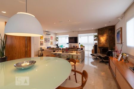 Apartamento à venda com 160m², 2 quartos e 4 vagasSala