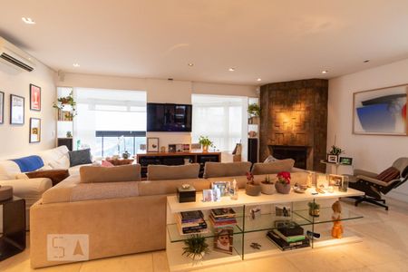 Apartamento à venda com 160m², 2 quartos e 4 vagasSala