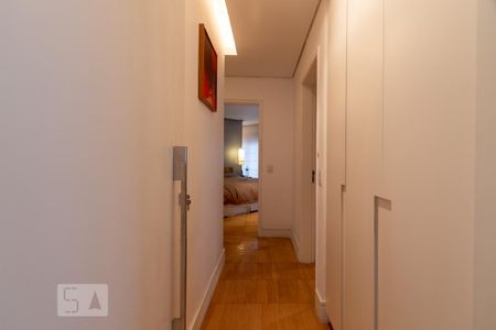 Apartamento à venda com 160m², 2 quartos e 4 vagasCorredor