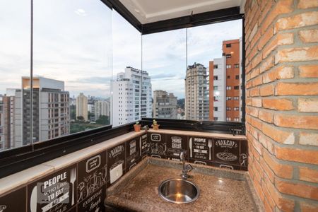Apartamento à venda com 160m², 2 quartos e 4 vagasVaranda gourmet