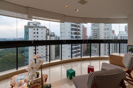 Apartamento à venda com 160m², 2 quartos e 4 vagasVaranda da Sala