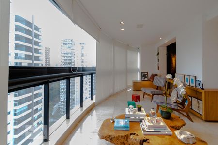 Apartamento à venda com 160m², 2 quartos e 4 vagasVaranda da Sala