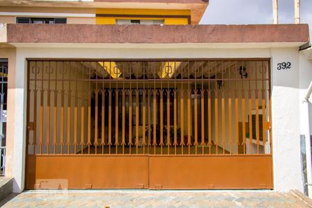 Casa para alugar com 199m², 3 quartos e 2 vagas Casa para alugar com 199m², 3 quartos e 2 vagasFachada