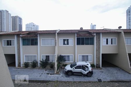 Casa de condomínio para alugar com 170m², 3 quartos e 2 vagas Casa de condomínio para alugar com 170m², 3 quartos e 2 vagasVista da Suíte 2