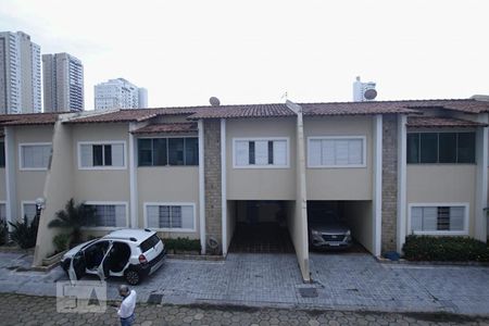 Casa de condomínio para alugar com 170m², 3 quartos e 2 vagas Casa de condomínio para alugar com 170m², 3 quartos e 2 vagasVista da Suíte 3