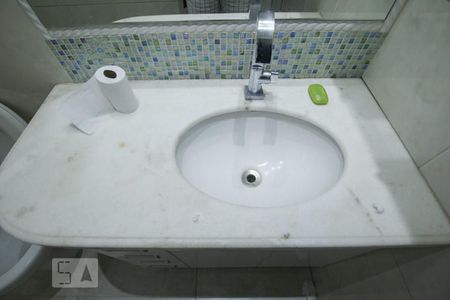 Casa de condomínio para alugar com 170m², 3 quartos e 2 vagas Casa de condomínio para alugar com 170m², 3 quartos e 2 vagasDetalhe do Banheiro da Suíte 2 - Pia