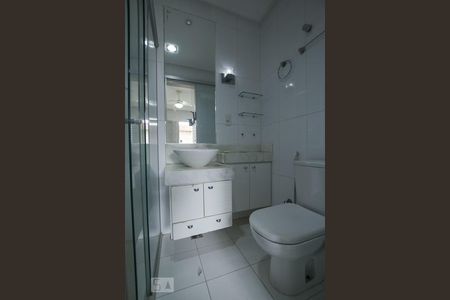 Casa de condomínio para alugar com 170m², 3 quartos e 2 vagas Casa de condomínio para alugar com 170m², 3 quartos e 2 vagasBanheiro da Suíte 3