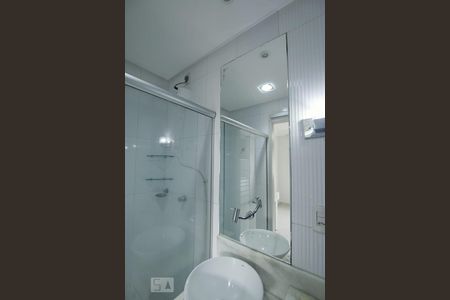 Casa de condomínio para alugar com 170m², 3 quartos e 2 vagas Casa de condomínio para alugar com 170m², 3 quartos e 2 vagasDetalhe do Banheiro da Suíte 3 - Espelho