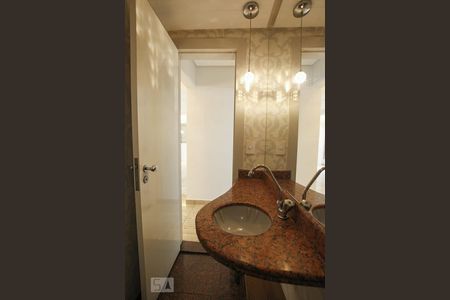 Casa de condomínio para alugar com 170m², 3 quartos e 2 vagas Casa de condomínio para alugar com 170m², 3 quartos e 2 vagasLavabo