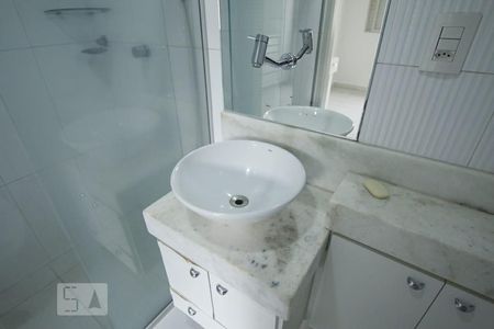 Casa de condomínio para alugar com 170m², 3 quartos e 2 vagas Casa de condomínio para alugar com 170m², 3 quartos e 2 vagasDetalhe do Banheiro da Suíte 3 - Pia