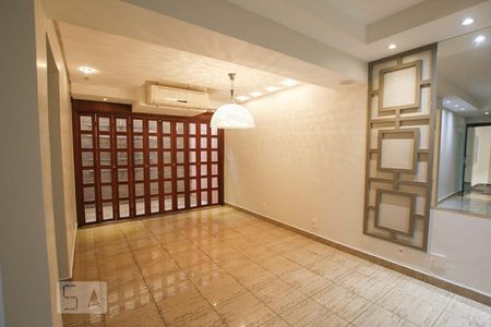 Sala 1 de casa de condomínio para alugar com 3 quartos, 170m² em Setor Bueno, Goiânia