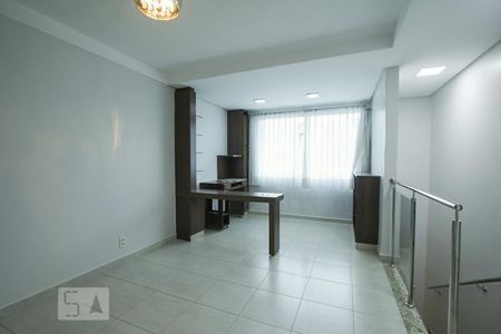 Casa de condomínio para alugar com 170m², 3 quartos e 2 vagas Casa de condomínio para alugar com 170m², 3 quartos e 2 vagasSala 2