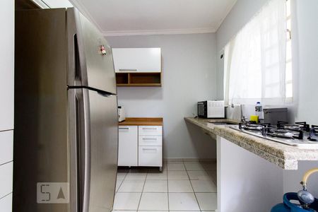 Cozinha de apartamento para alugar com 1 quarto, 30m² em Cidade Monções, São Paulo