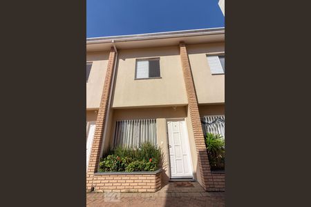 Casa de condomínio para alugar com 90m², 2 quartos e 2 vagasFachada