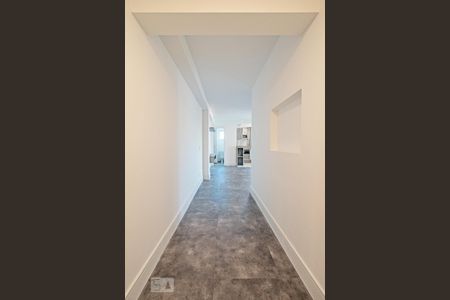 Entrada de kitnet/studio para alugar com 1 quarto, 67m² em Brooklin Paulista, São Paulo