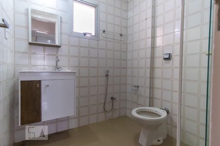 Banheiro de kitnet/studio para alugar com 1 quarto, 50m² em Botafogo, Campinas