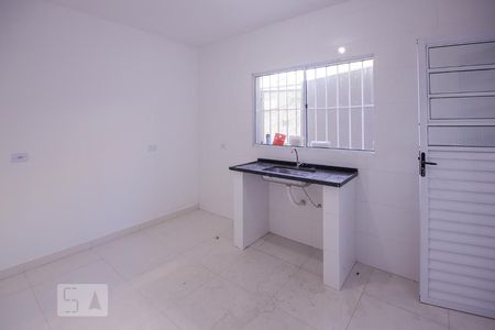 Cozinha de apartamento para alugar com 1 quarto, 30m² em Vila Ipojuca, São Paulo