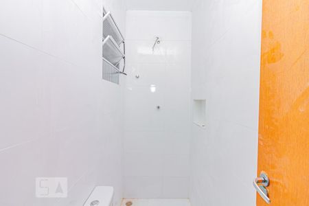 Banheiro de apartamento para alugar com 1 quarto, 30m² em Vila Ipojuca, São Paulo