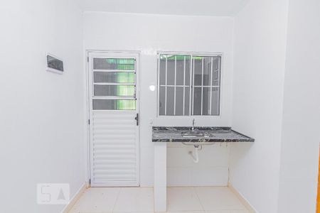 Cozinha de apartamento para alugar com 1 quarto, 30m² em Vila Ipojuca, São Paulo