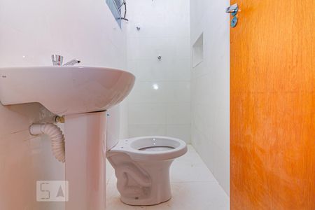 Banheiro de apartamento para alugar com 1 quarto, 30m² em Vila Ipojuca, São Paulo