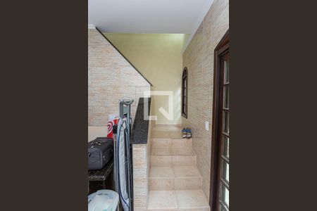 Casa à venda com 175m², 3 quartos e 2 vagasEscada - edícula