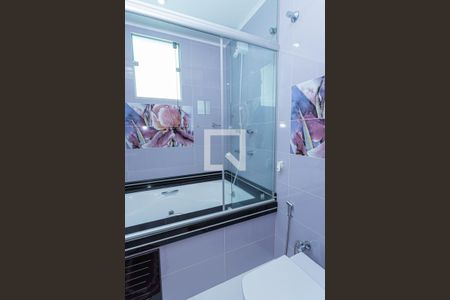 Casa à venda com 175m², 3 quartos e 2 vagasBanheiro suite 2