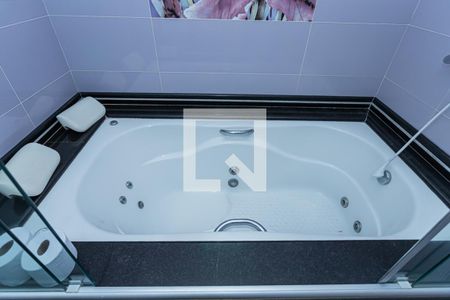 Casa à venda com 175m², 3 quartos e 2 vagasBanheiro suite 2