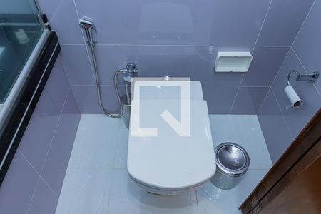 Casa à venda com 175m², 3 quartos e 2 vagasBanheiro suite 2