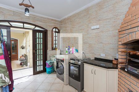 Casa à venda com 175m², 3 quartos e 2 vagasÁrea de serviço e churrasqueira - edícula