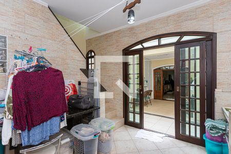 Casa à venda com 175m², 3 quartos e 2 vagasÁrea de serviço e churrasqueira - edícula