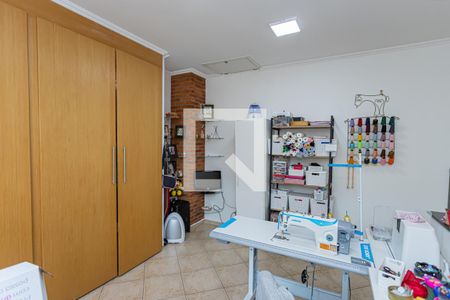 Casa à venda com 175m², 3 quartos e 2 vagasQuarto de serviço - edícula