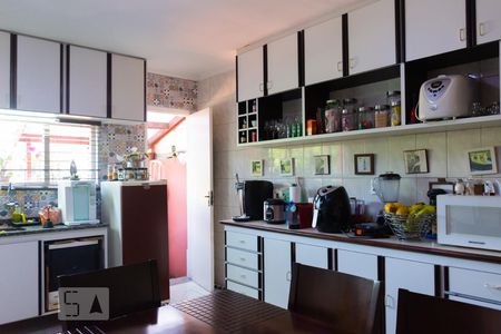 Casa à venda com 310m², 3 quartos e 2 vagasCozinha