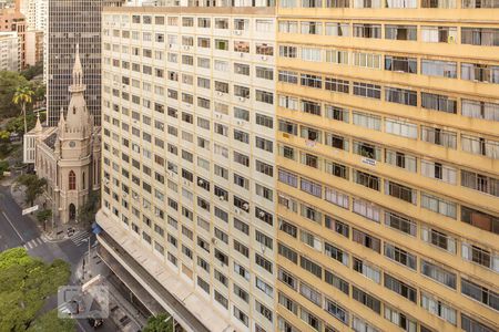 Vista da Sala de apartamento à venda com 2 quartos, 81m² em Centro, Belo Horizonte