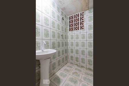 Banheiro de casa à venda com 1 quarto, 50m² em Vila Lar Nacional, São Paulo