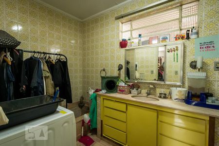 Casa para alugar com 385m², 4 quartos e 5 vagas Casa para alugar com 385m², 4 quartos e 5 vagasBanheiro da Suíte