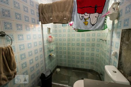 Casa para alugar com 385m², 4 quartos e 5 vagas Casa para alugar com 385m², 4 quartos e 5 vagasBanheiro