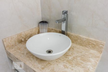 Apartamento para alugar com 47m², 2 quartos e 1 vaga Apartamento para alugar com 47m², 2 quartos e 1 vagaBanheiro Pia