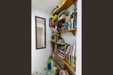 Biblioteca de apartamento para alugar com 2 quartos, 50m² em Botafogo, Rio de Janeiro